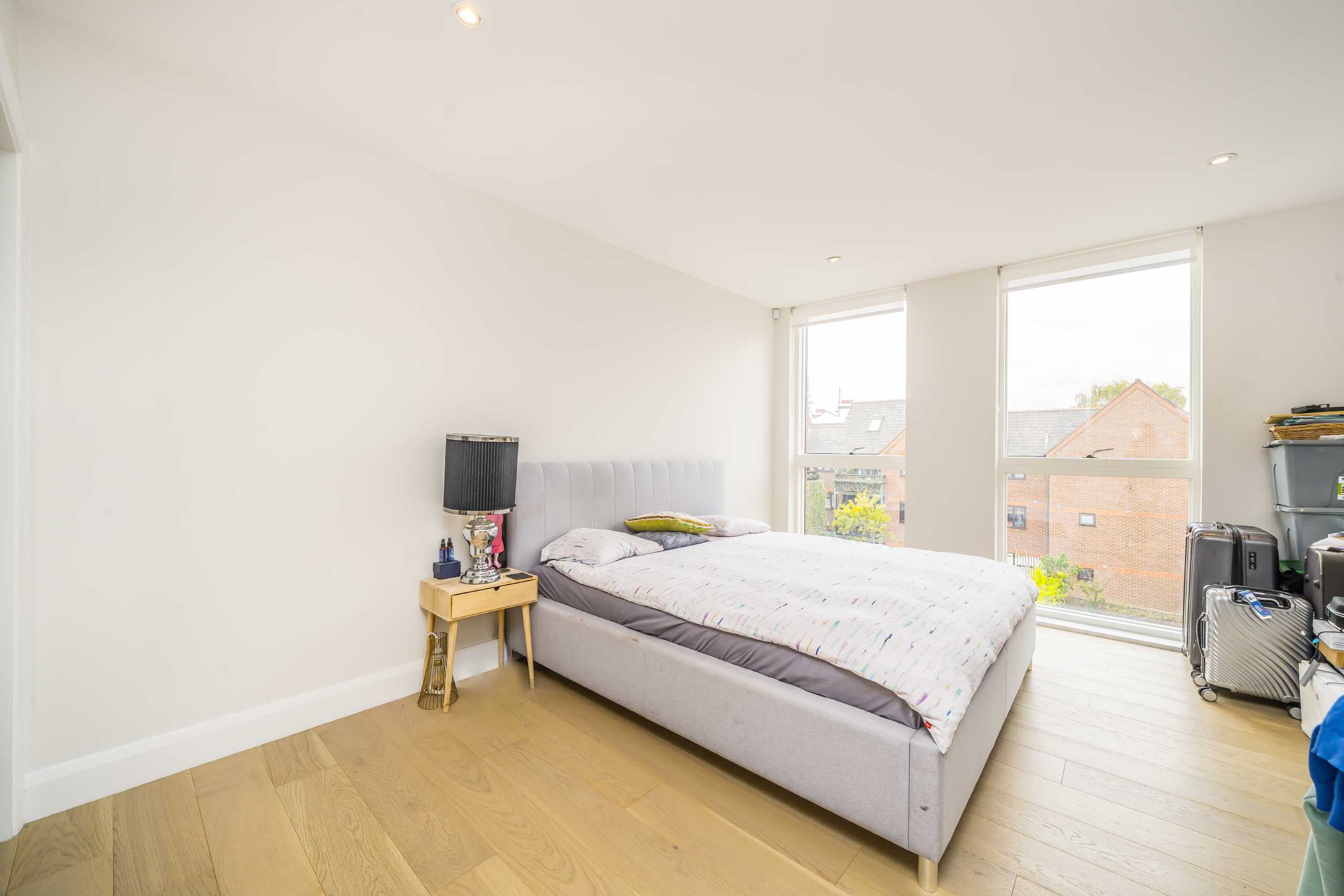 Flat Dersingham Road in Greater London