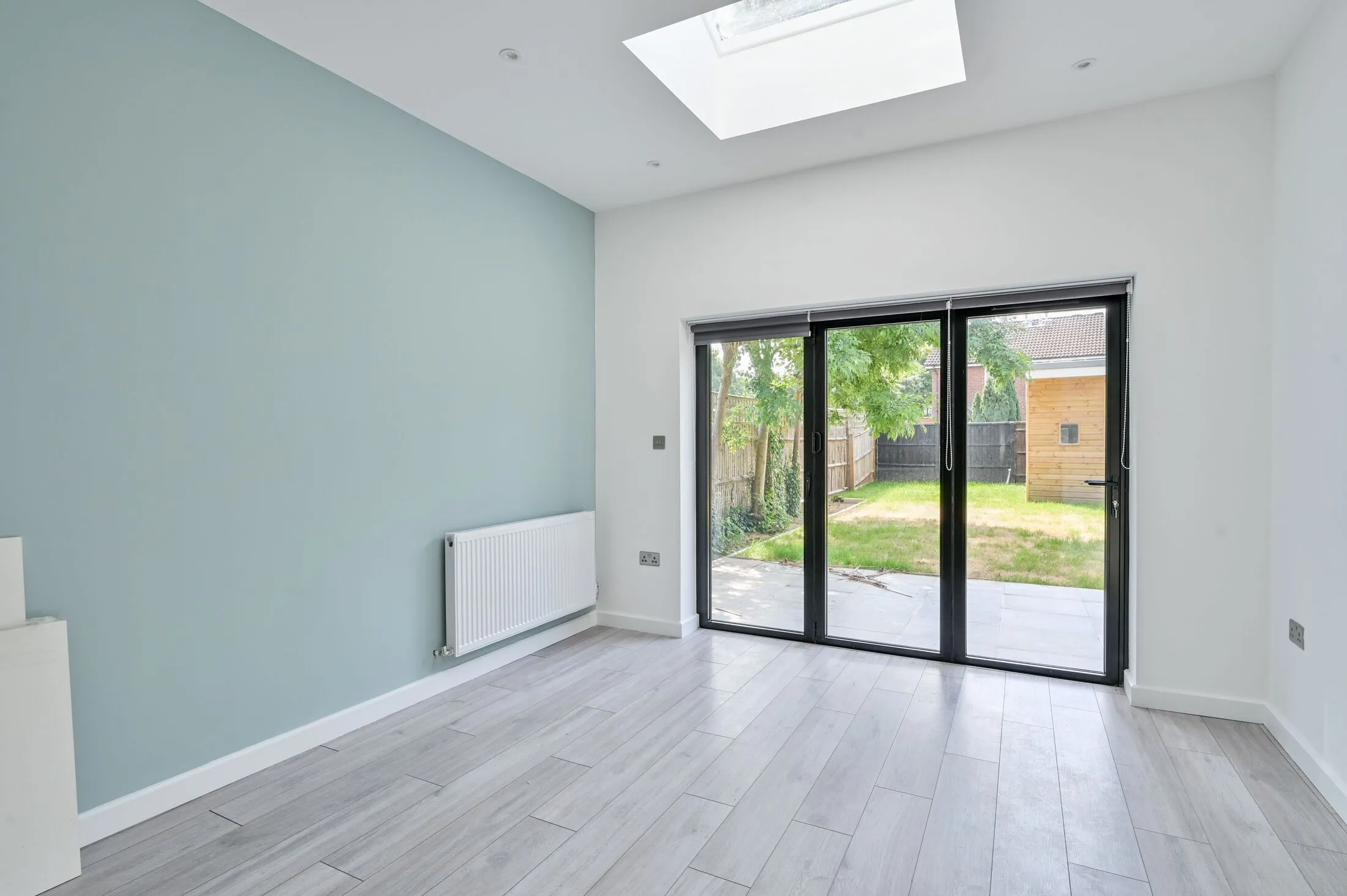 Flat Myrna Close in Greater London