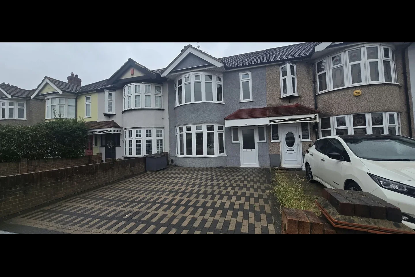 House Cedar Road in Greater London