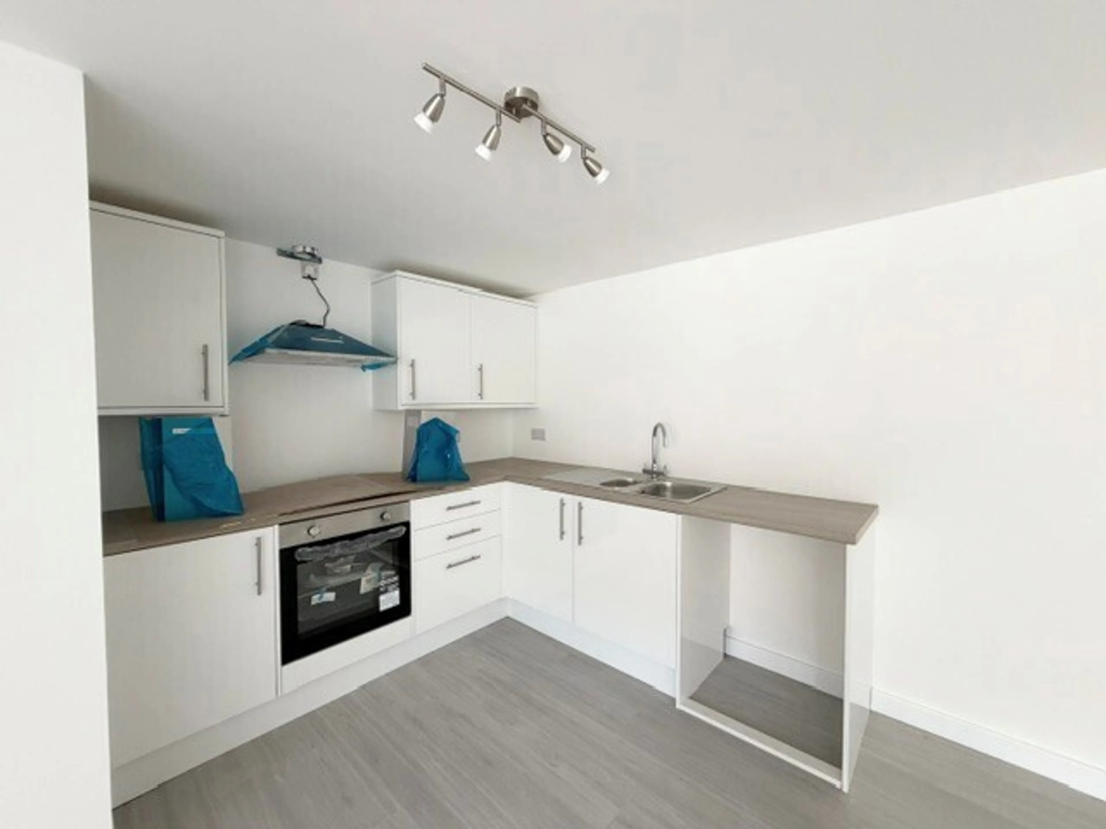 Flat Walker Avenue in Milton Keynes