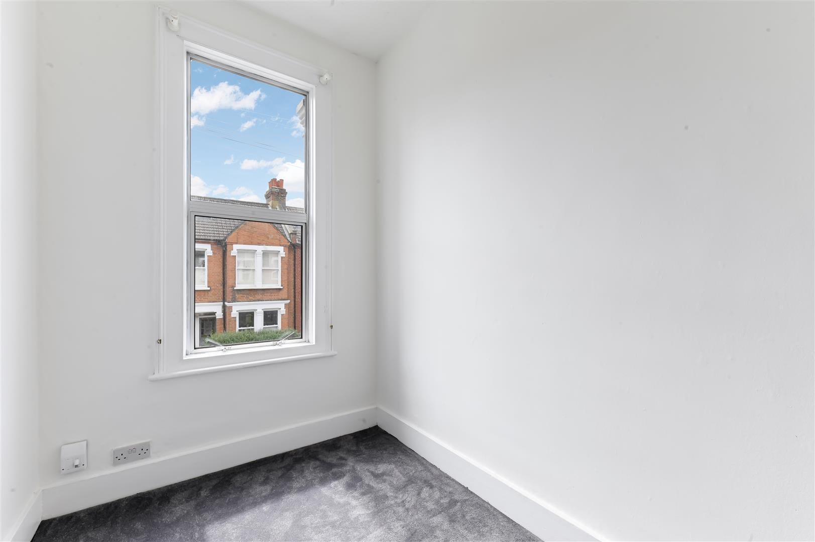 Flat Acre Road in Greater London