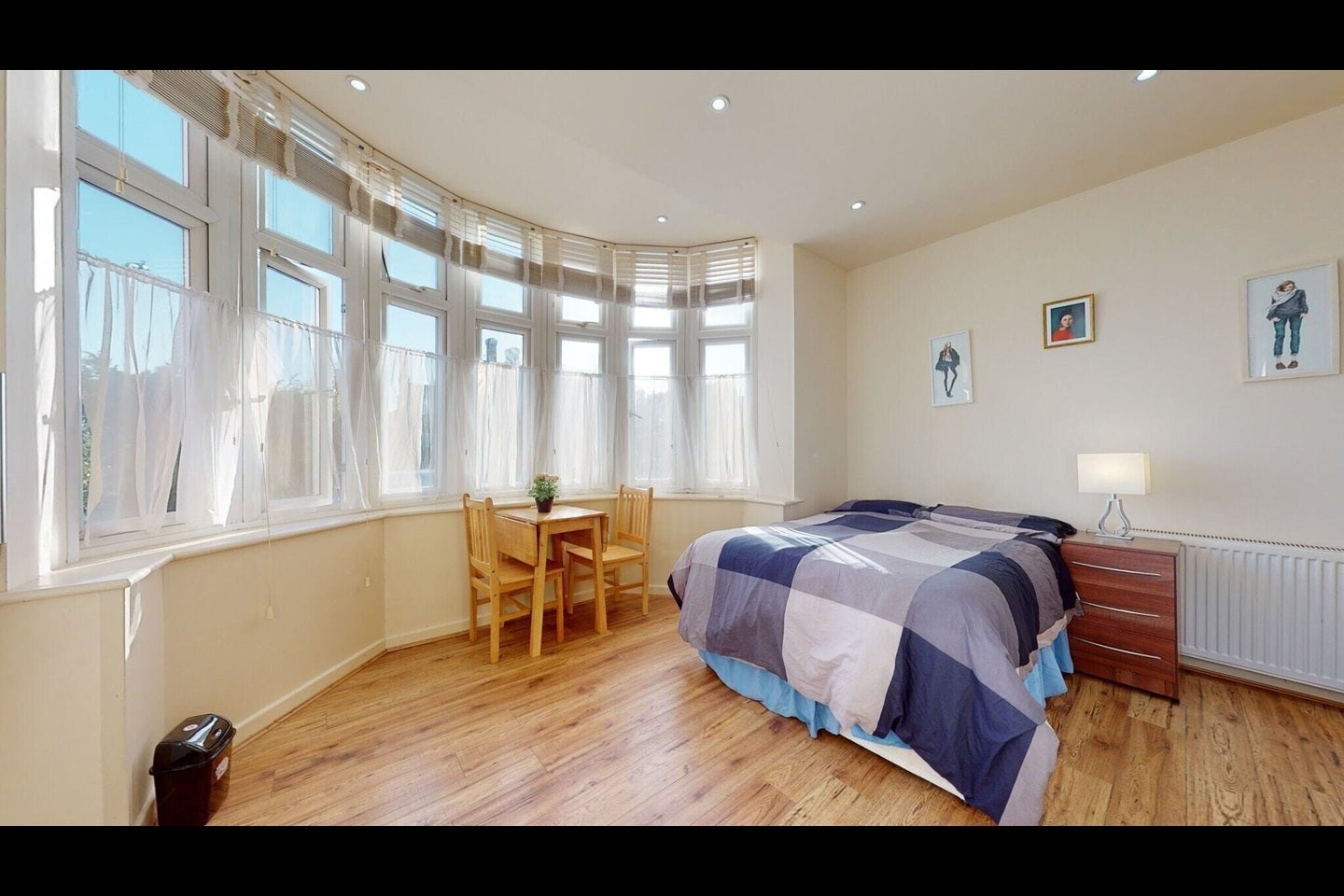 Room Chatsworth Road in Greater London