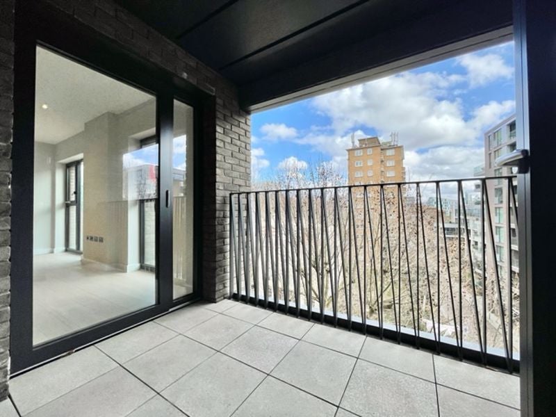 Flat Blackfriars Road in Greater London