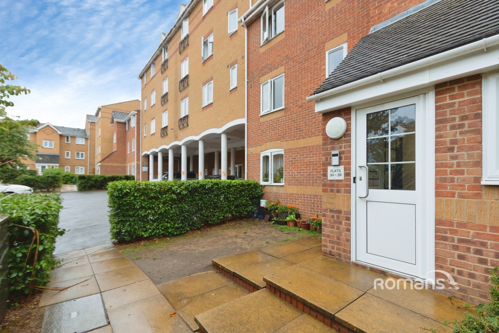Flat Ascot Court in Rushmoor