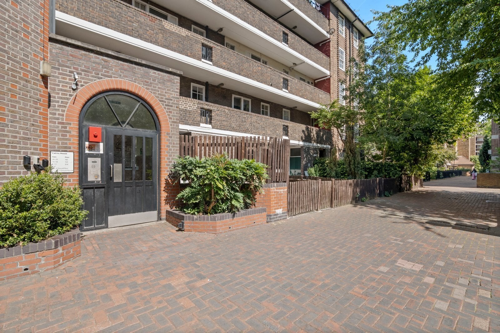Flat Holloway Road in Greater London
