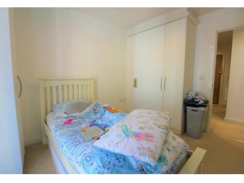 Room Hallsville Road in Greater London