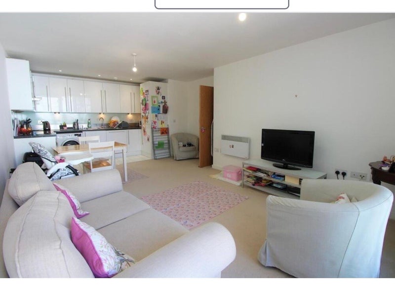 Room Hallsville Road in Greater London