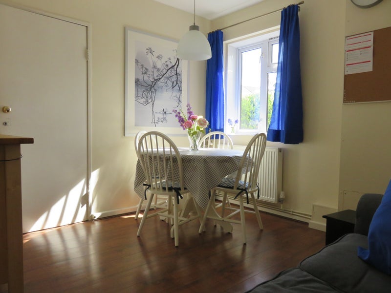Room Millfield Avenue in Greater London