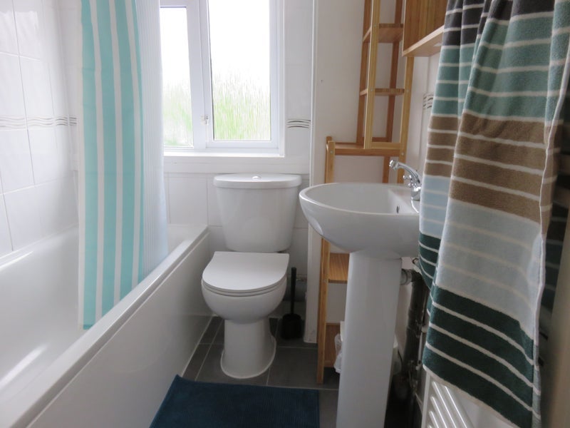 Room Millfield Avenue in Greater London