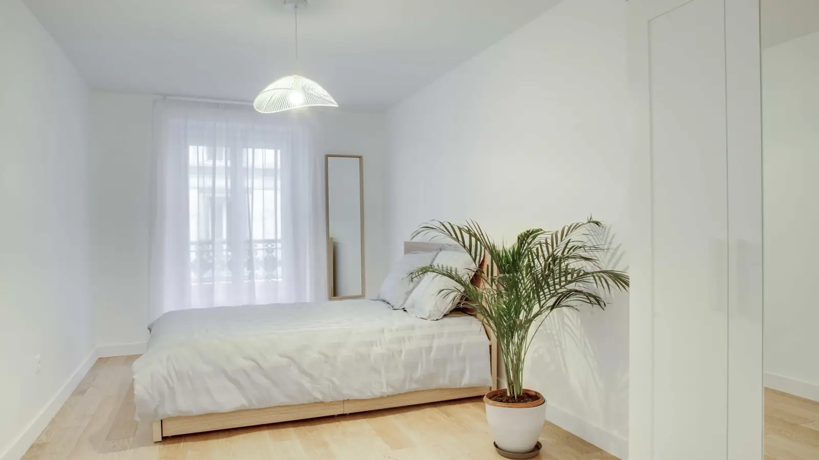 Room Rue Sainte-Cécile in Paris