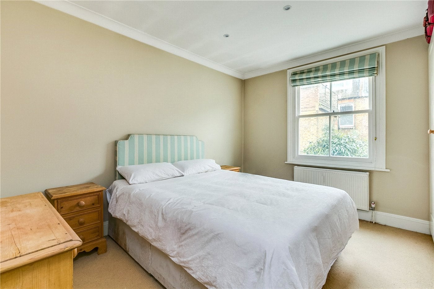 Flat Mirabel Road in Greater London