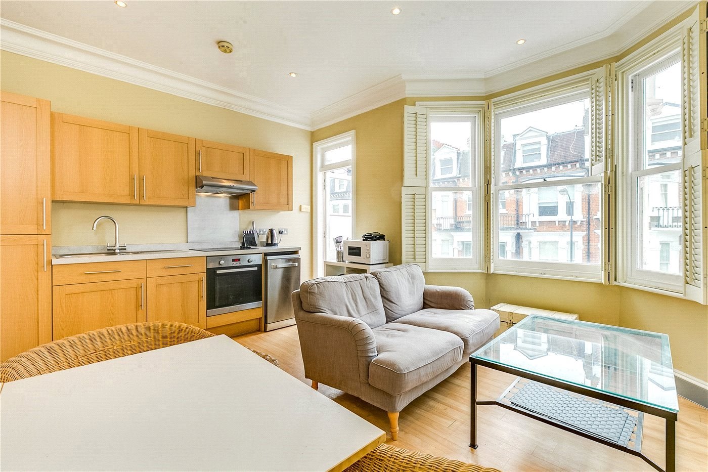 Flat Mirabel Road in Greater London