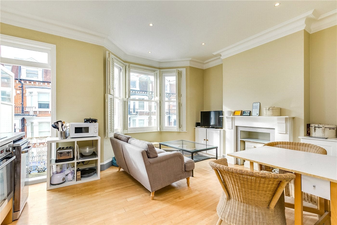 Flat Mirabel Road in Greater London