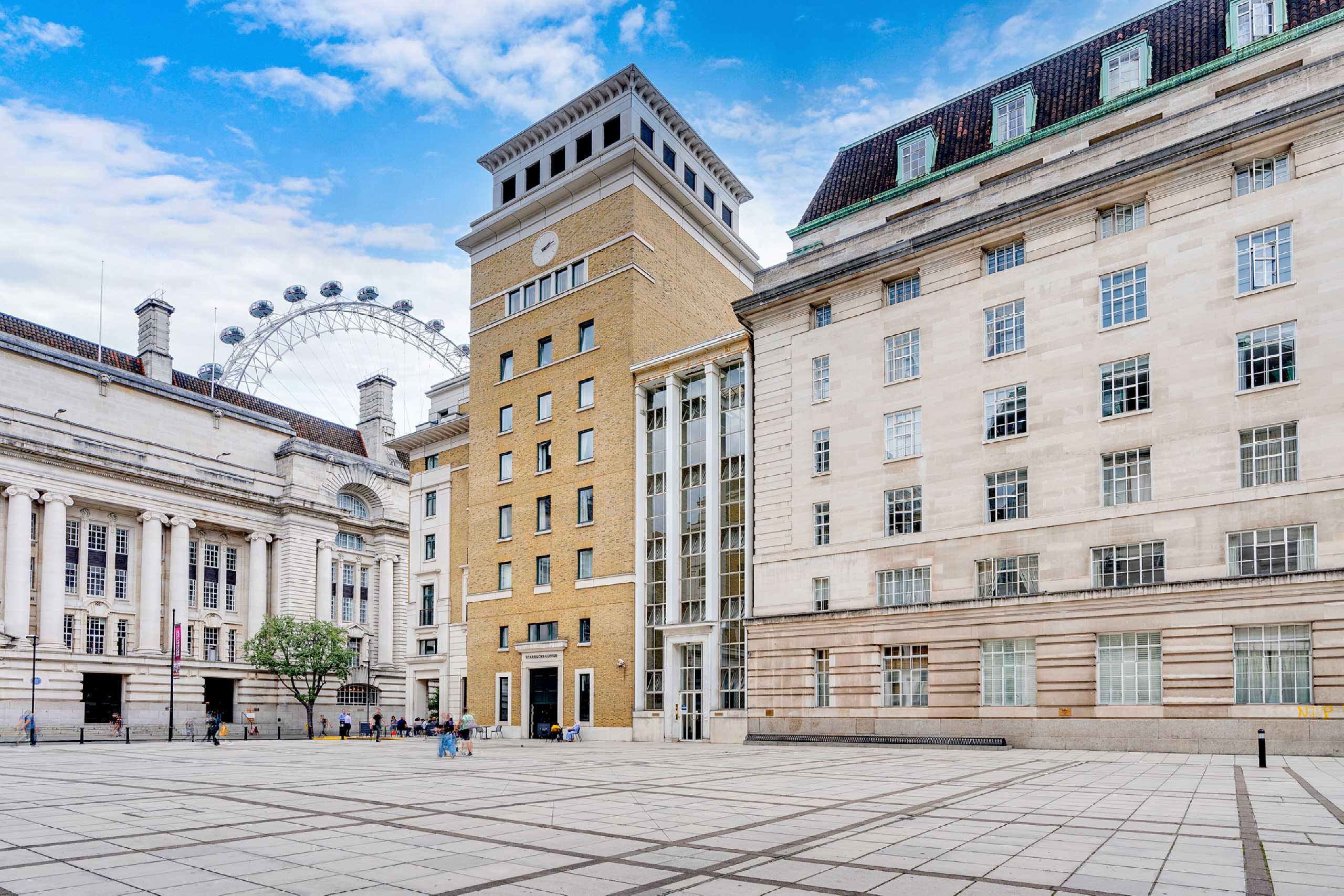 Flat Belvedere Road in Greater London
