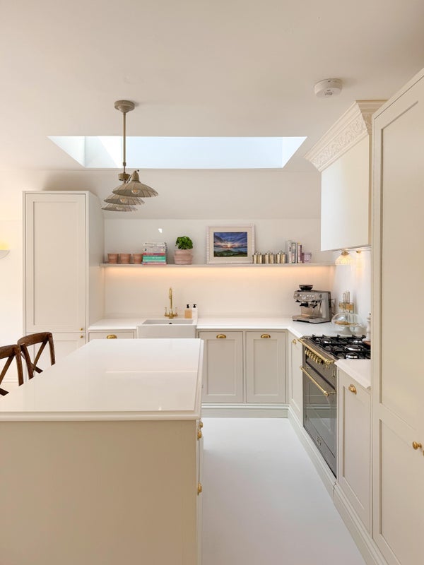 Room St. Stephen's Avenue in Greater London