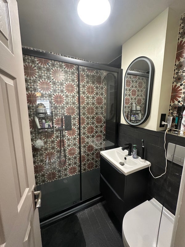 Room Falcon Road in Greater London