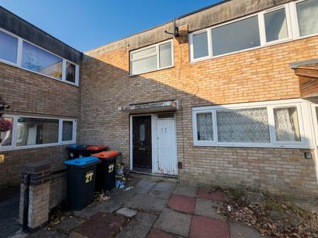 House Burnmoor Close in Milton Keynes