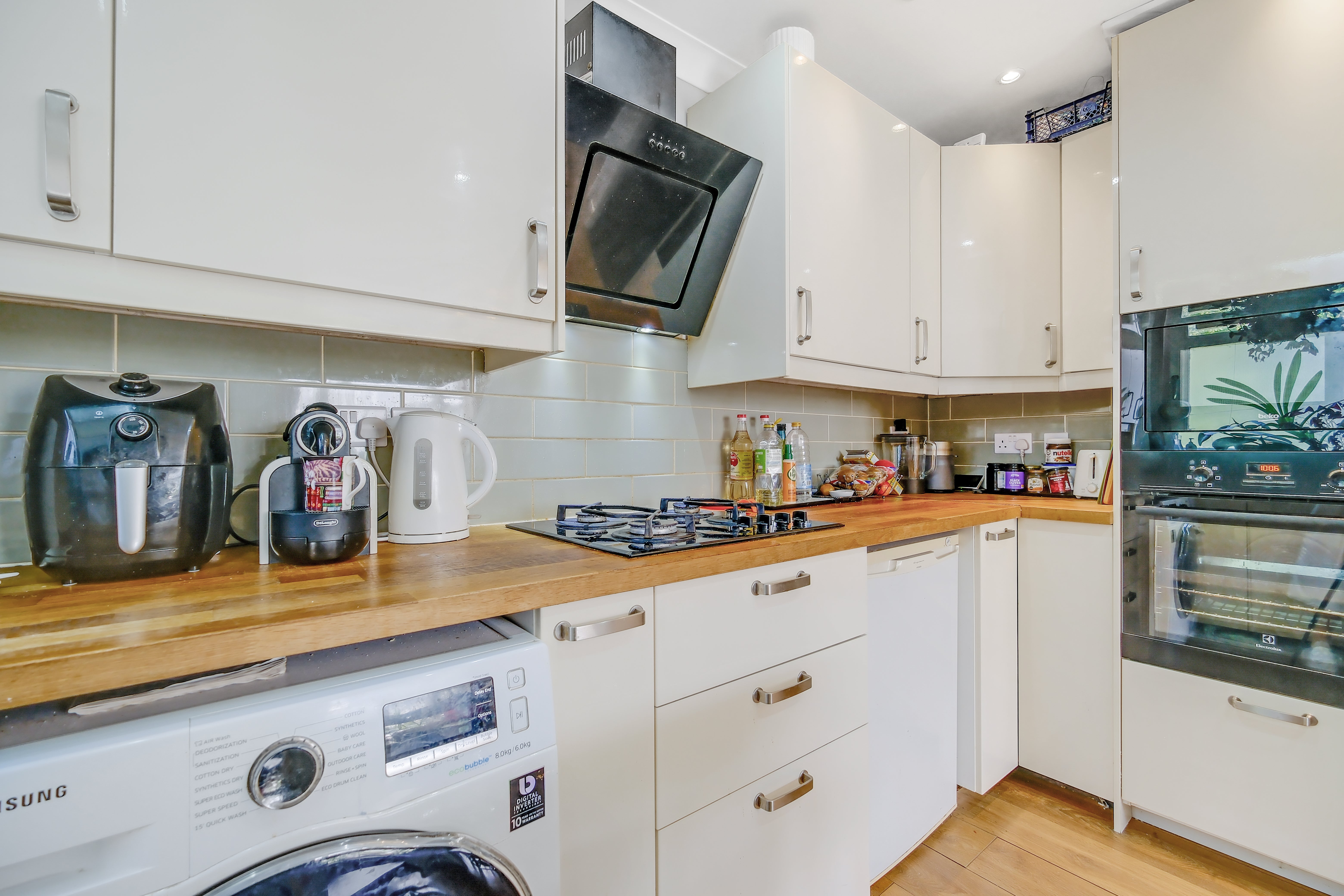 Flat Gooding House in Greater London