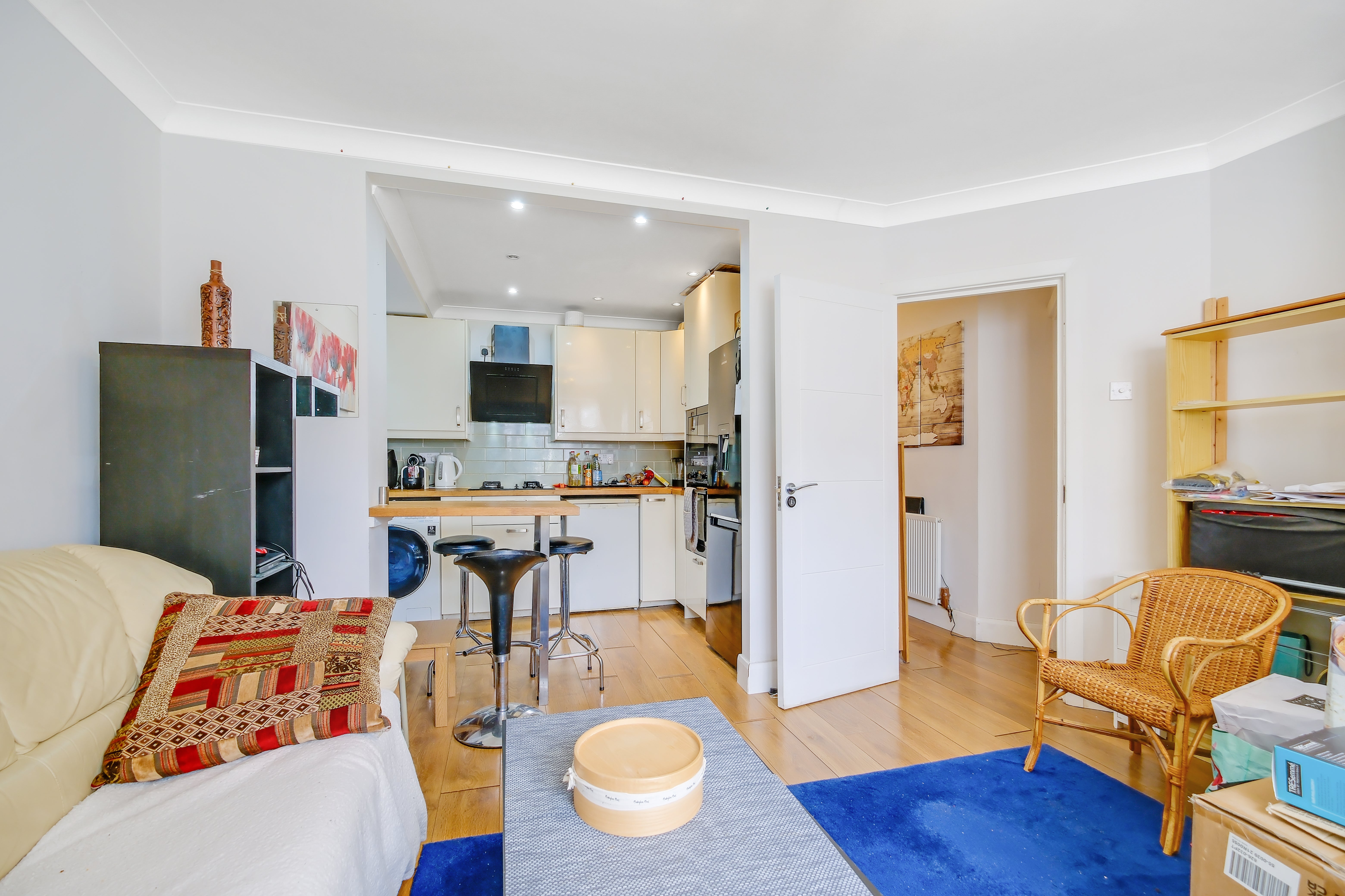 Flat Gooding House in Greater London