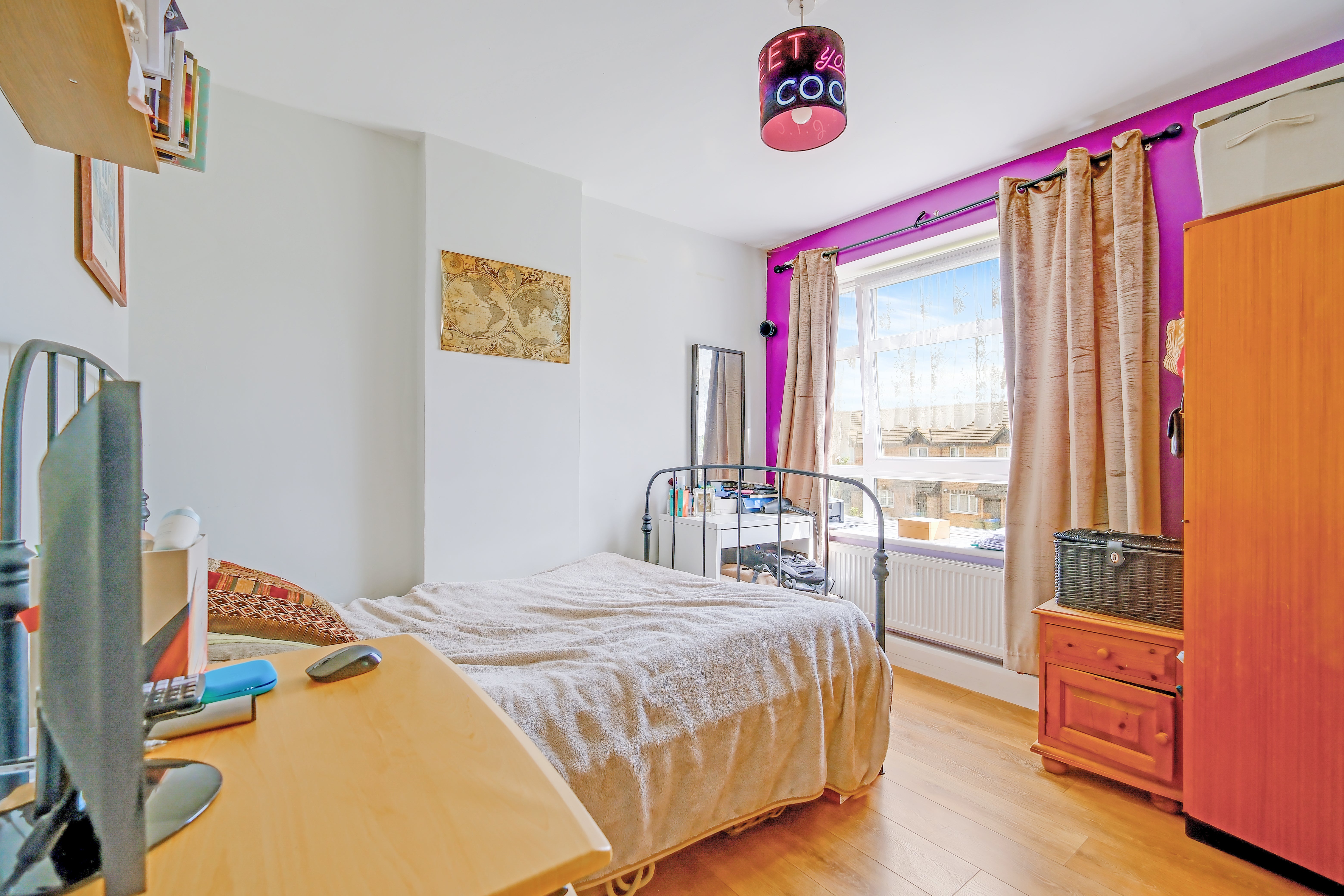 Flat Gooding House in Greater London