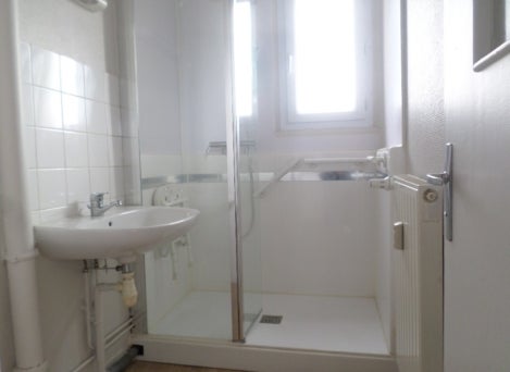 Flat Rue Pasteur in Montholon