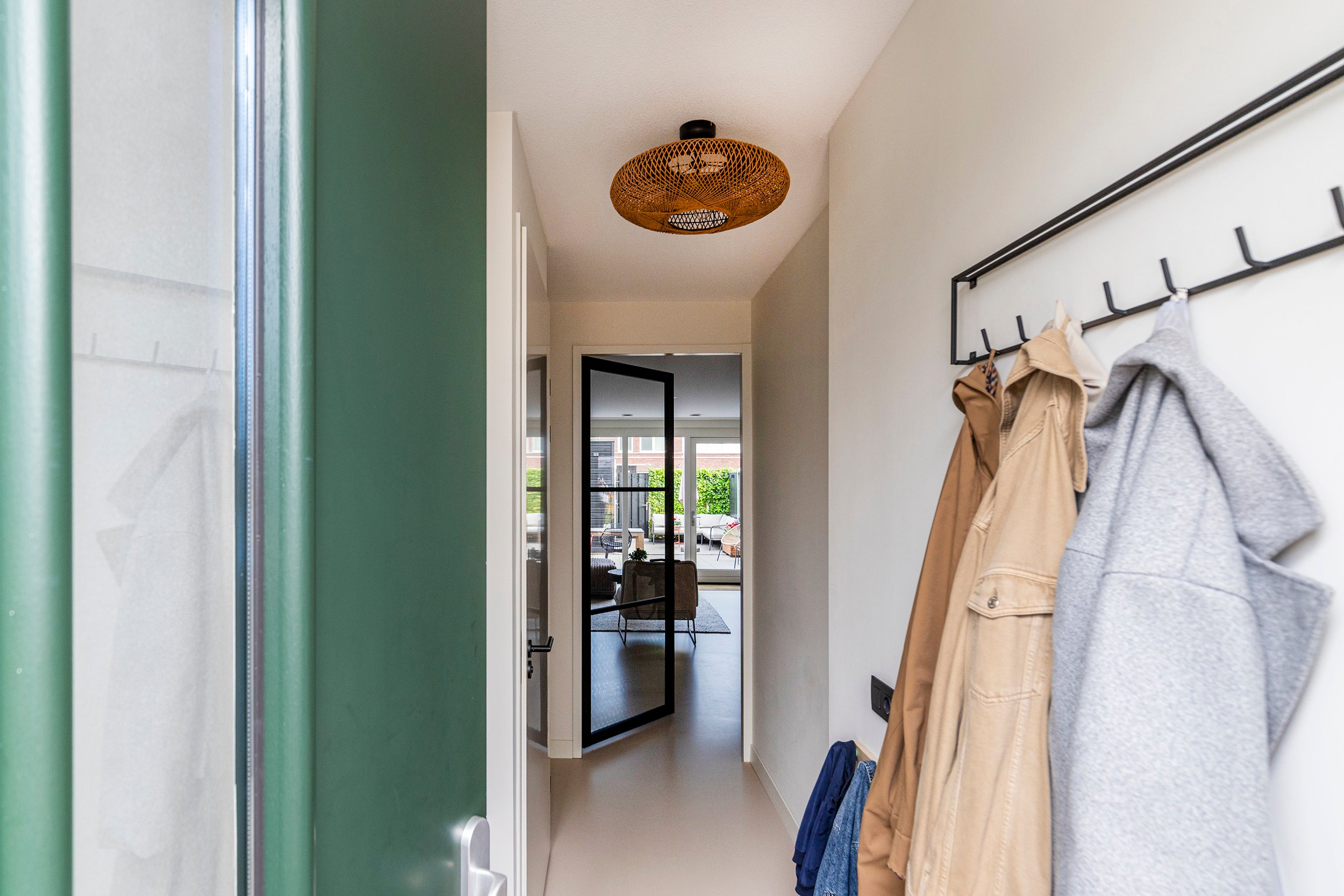 Tussenwoning te koop: Edgar du Perronstraat 31, 'S-Gravenhage
