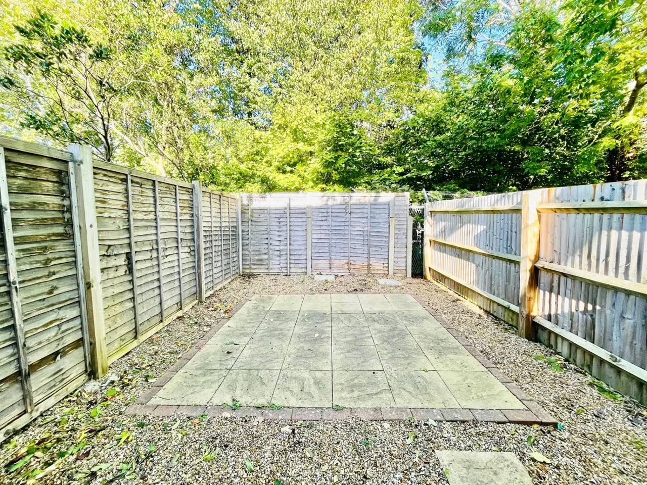 Flat Cumberland Close in Little Chalfont