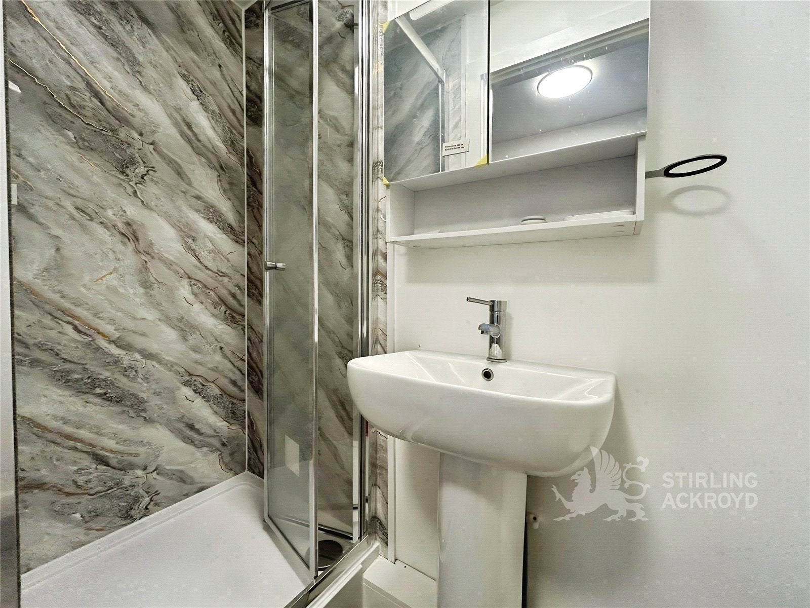 Room Cobbett Road in Guildford