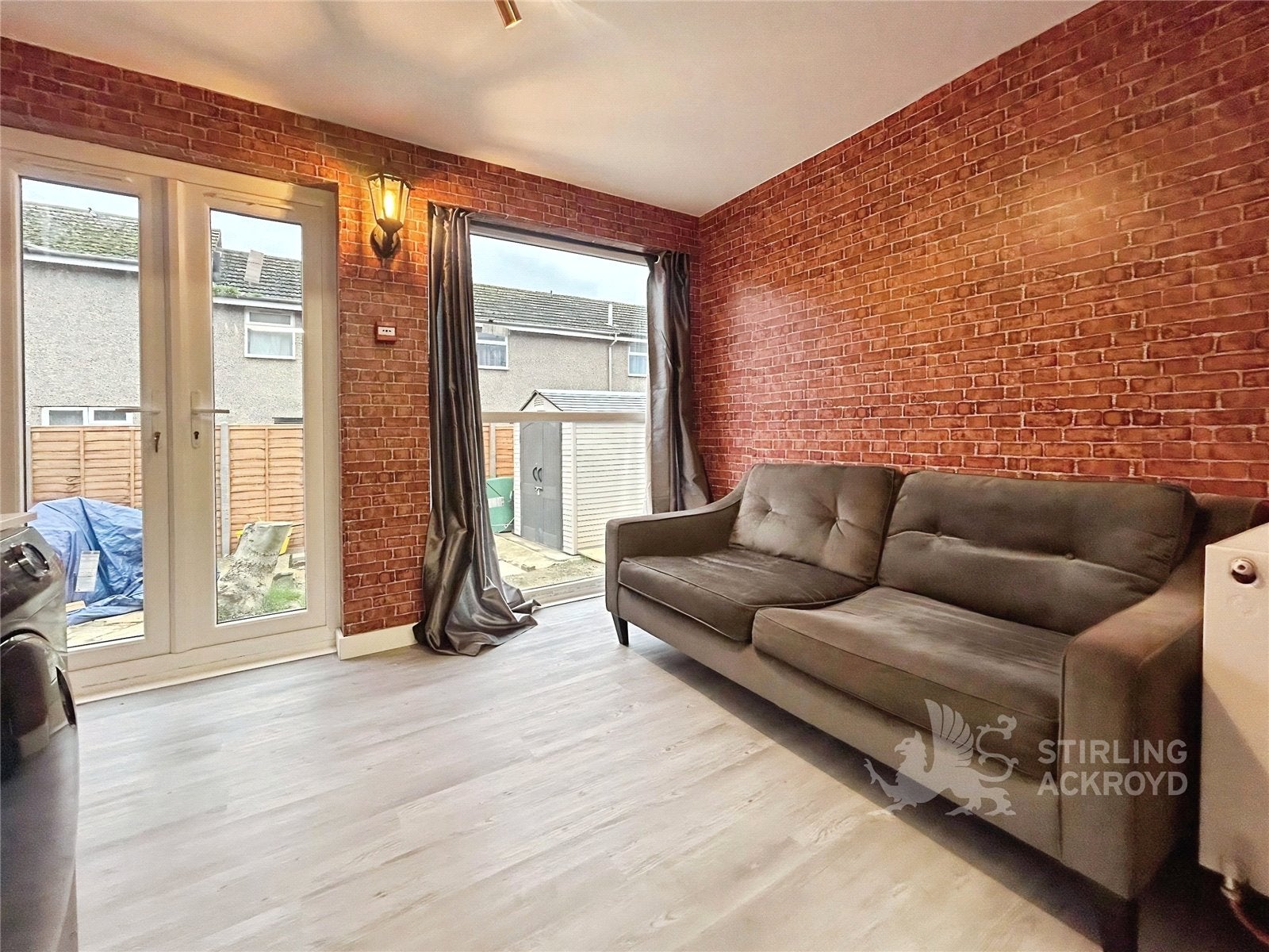 Room Cobbett Road in Guildford