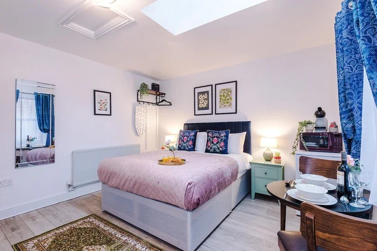 Flat Renshaw Drive in Royal Leamington Spa