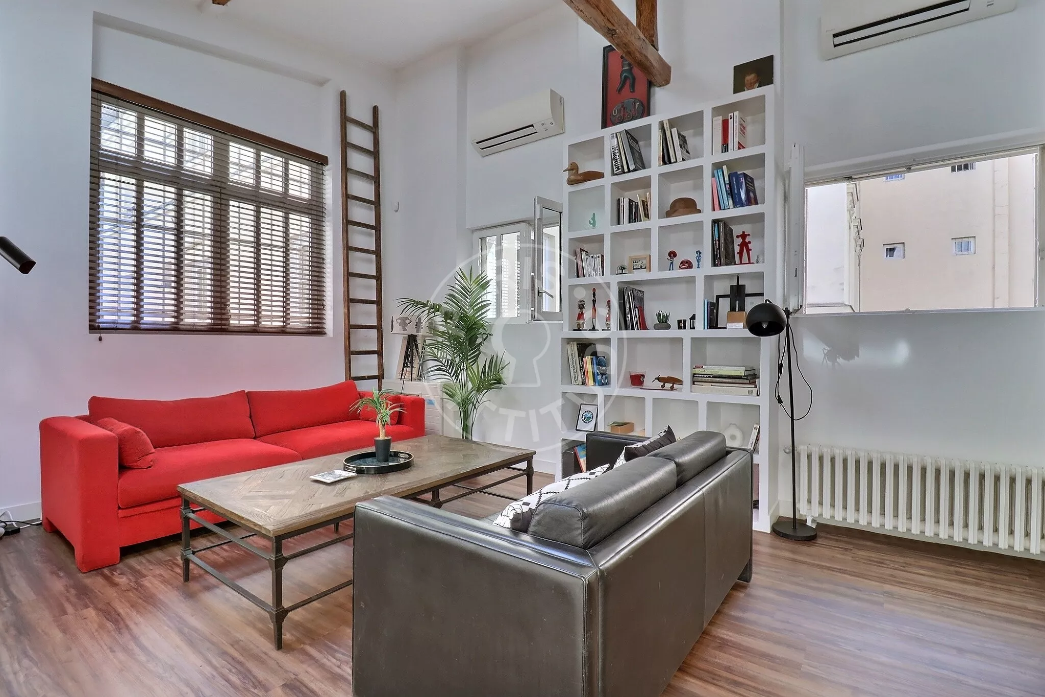 Flat Cour Saint-Hilaire in Paris