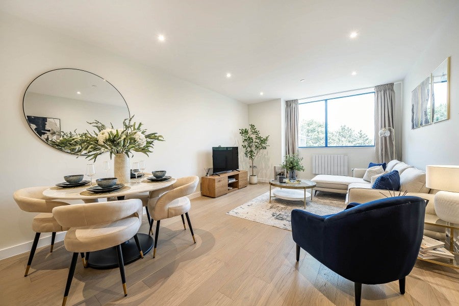Flat Eastworth Road in Borough of Runnymede
