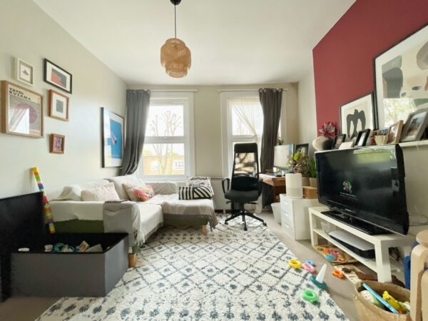 Flat Queen Elizabeth's Walk in Greater London