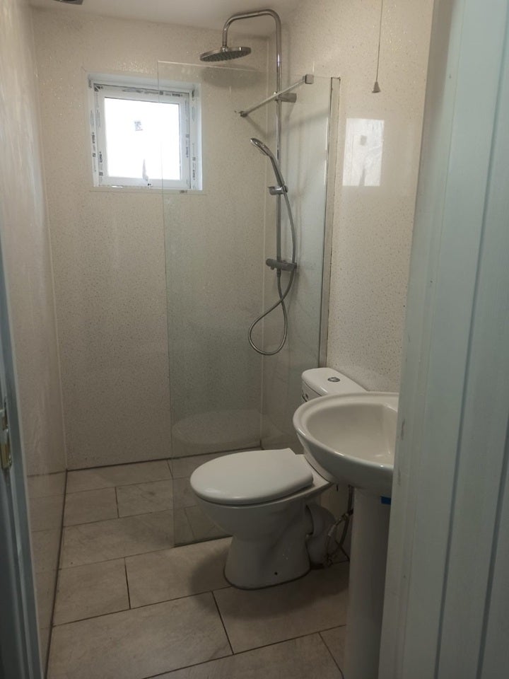 Room Carnation Way in Aylesbury