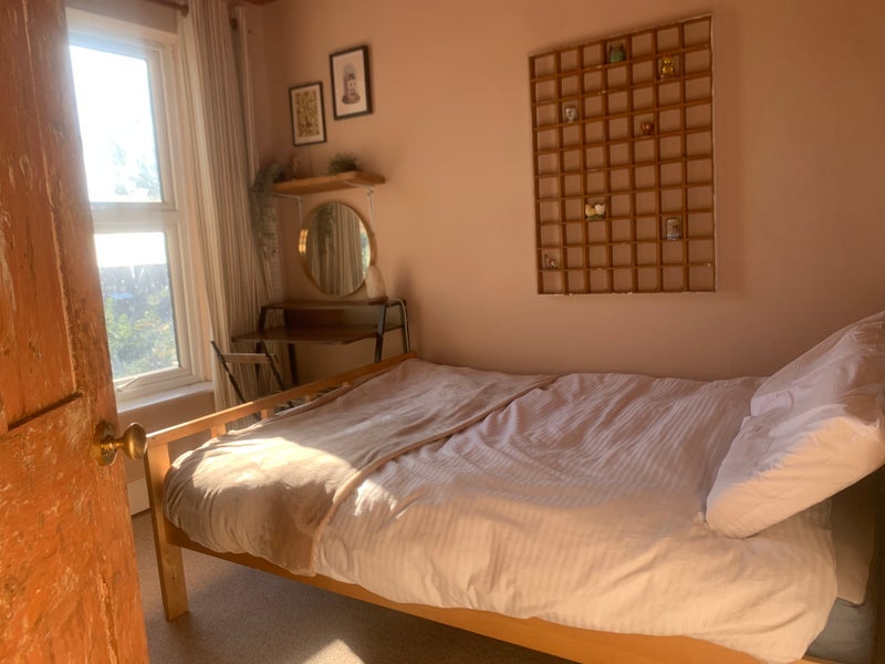 Room Whitehouse Road in Sheffield