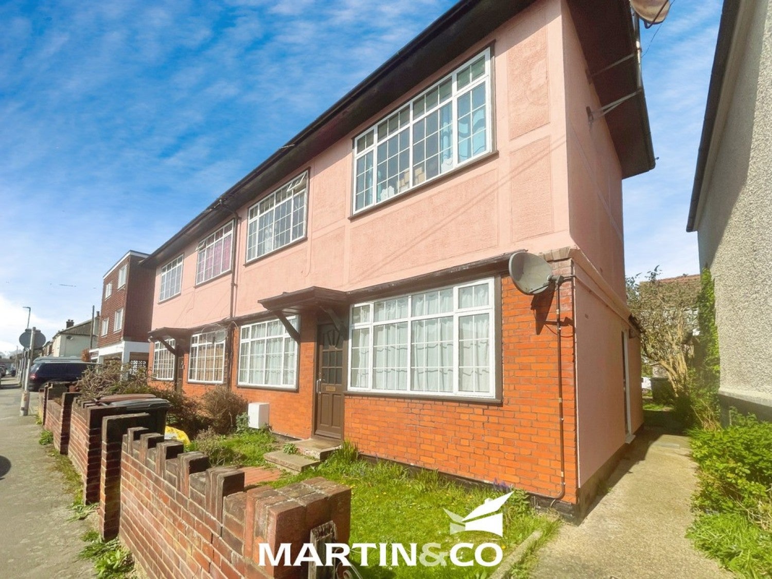 Flat Wheatfield Way in Chelmsford
