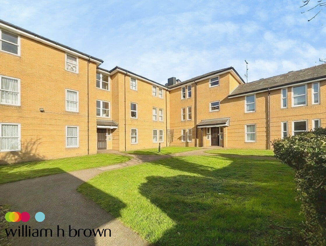 Flat Sandringham Place in Chelmsford