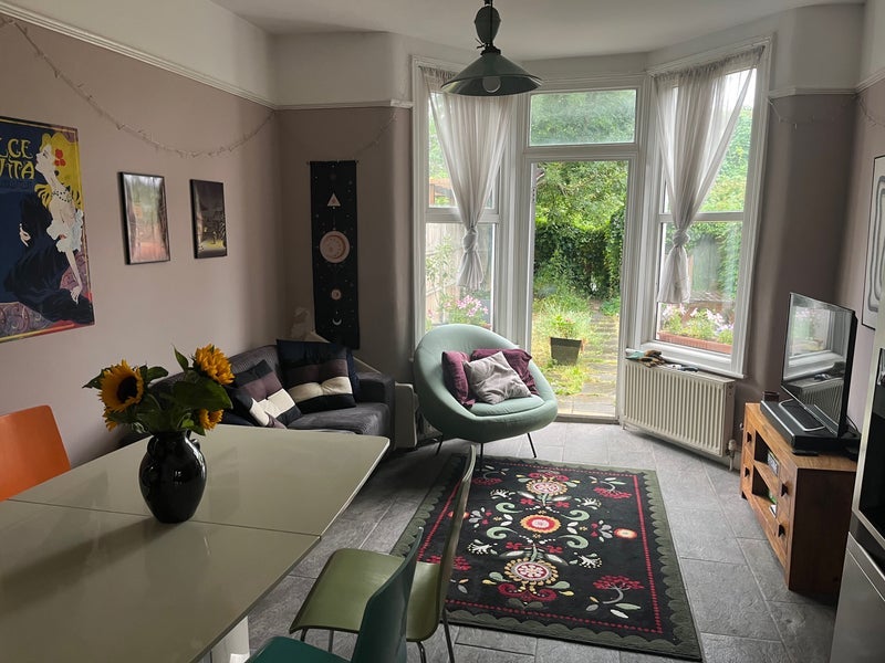 Room Aspinall Road in Greater London