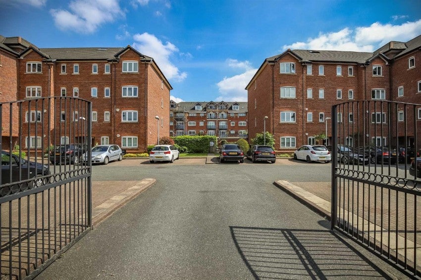 Flat Bridgewater Street in Trafford