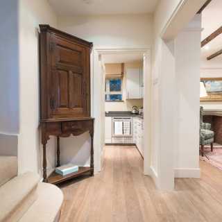 Flat Thurloe Close in Greater London