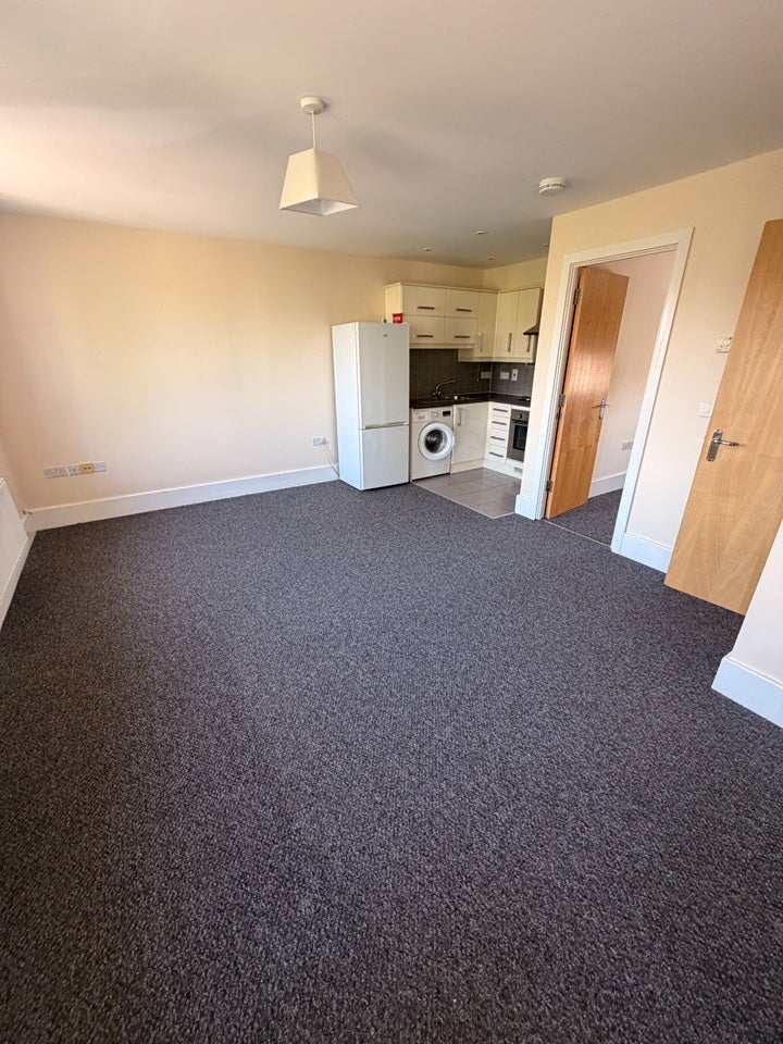 Flat Cavan Way in Milton Keynes
