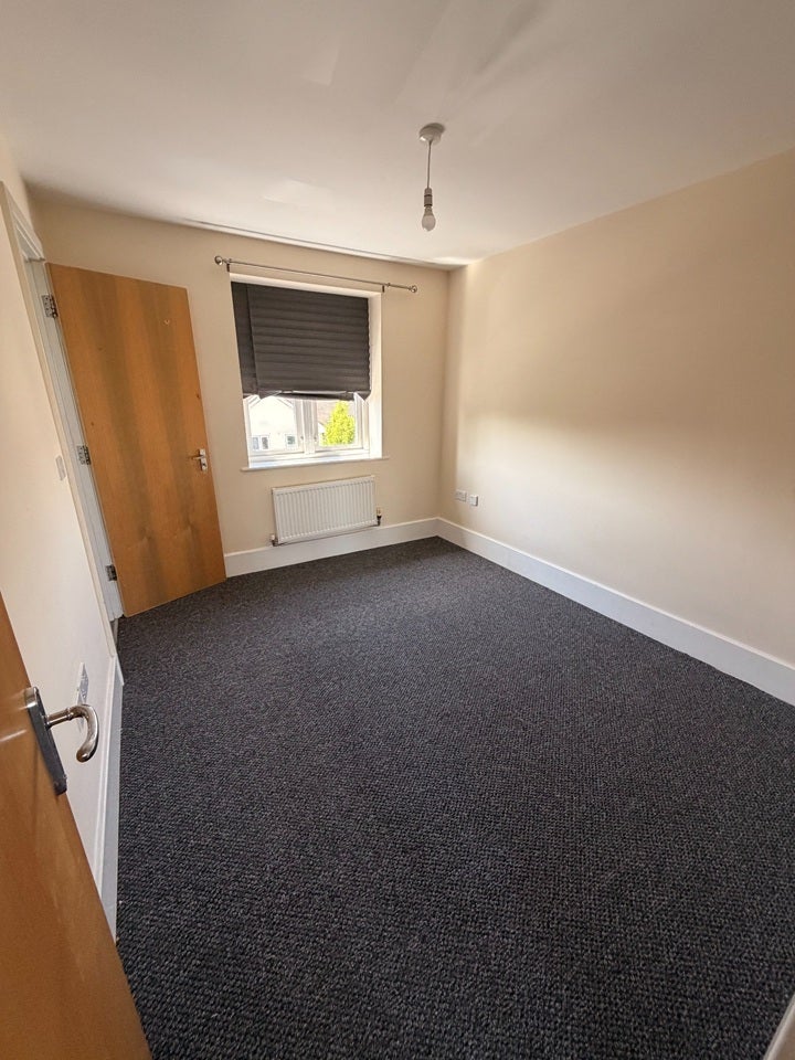 Flat Cavan Way in Milton Keynes