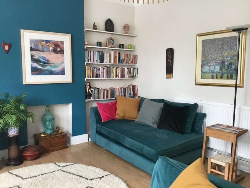 Room Sarsfeld Road in Greater London