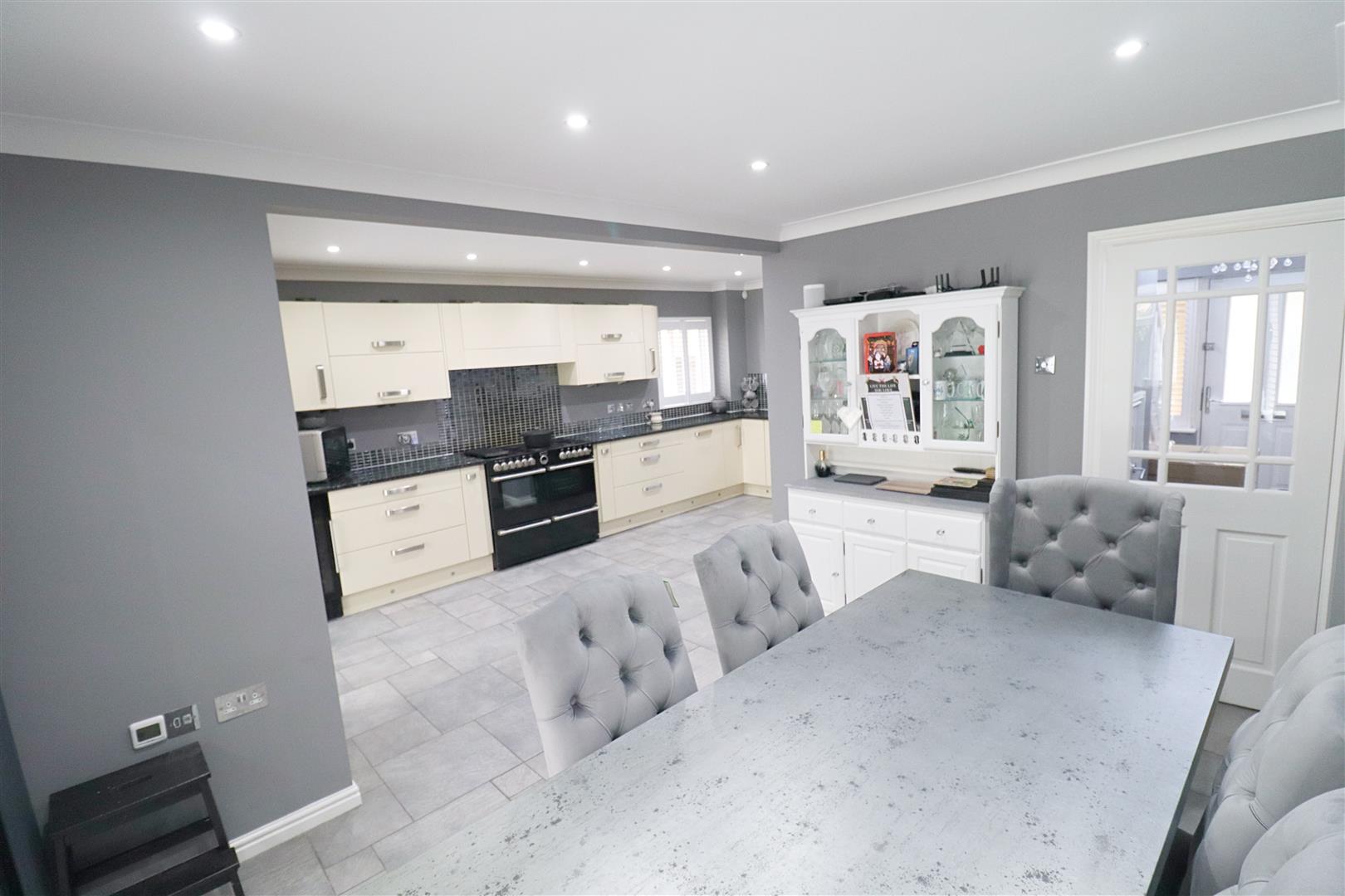 House Melford Grove in Braintree