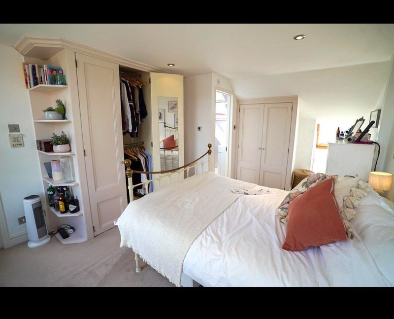 House Rowallan Road in Greater London