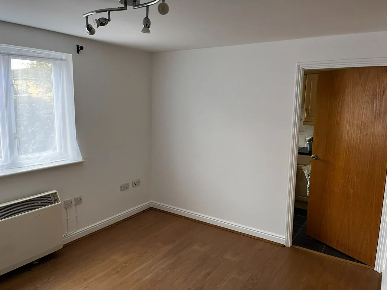 Flat Stanley Close in Greater London