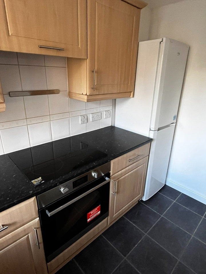 Flat Stanley Close in Greater London