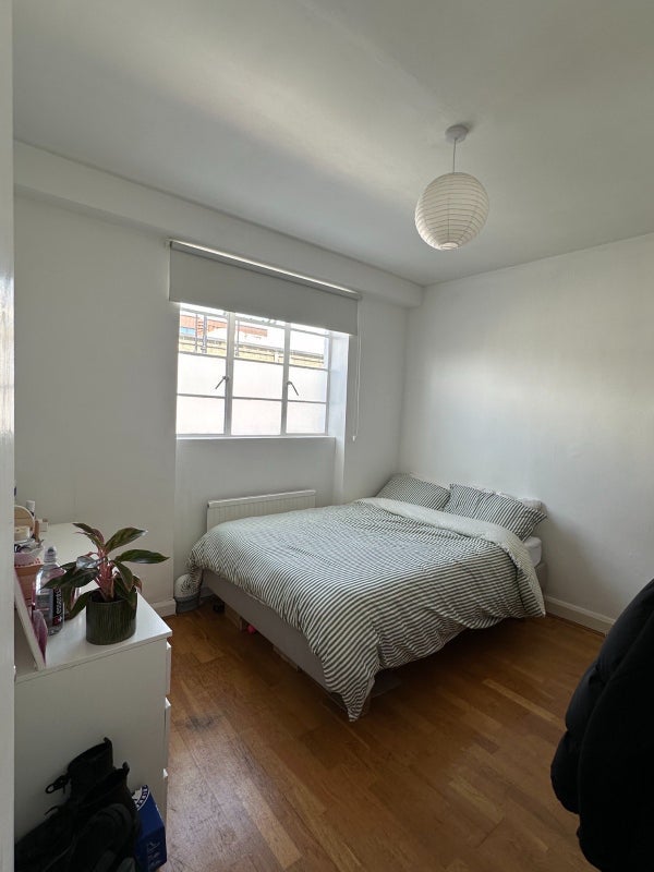 Room Pentonville Road in Greater London