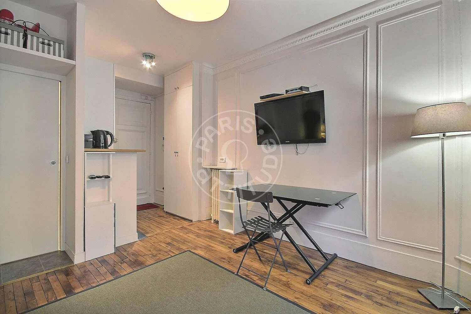 Flat Rue Troyon in Paris