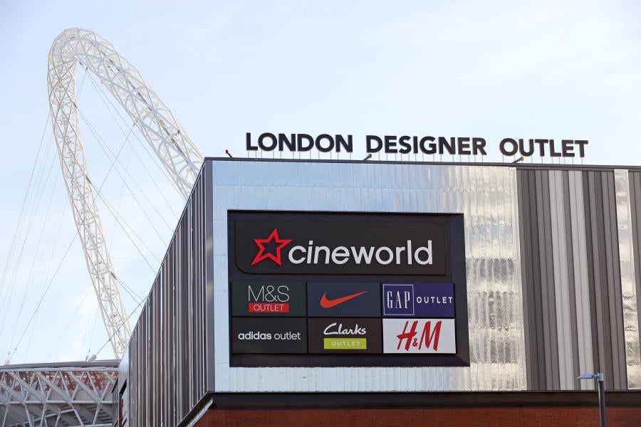 Flat Empire Way in Greater London